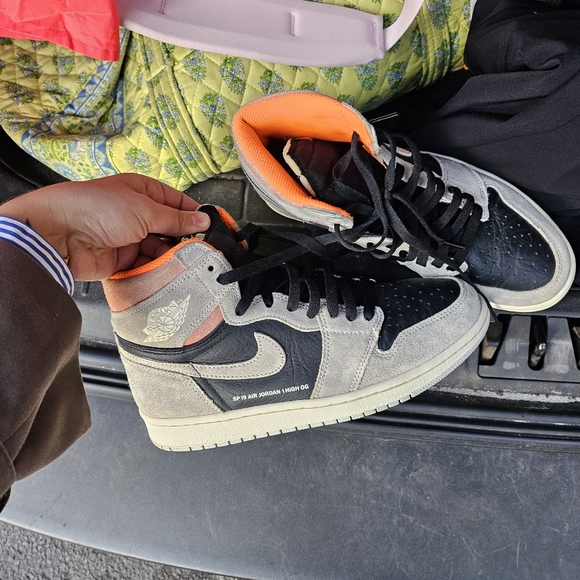 Jordan 1 Retro High “Neutral Grey Hyper Crimson” - Picture 1 of 1